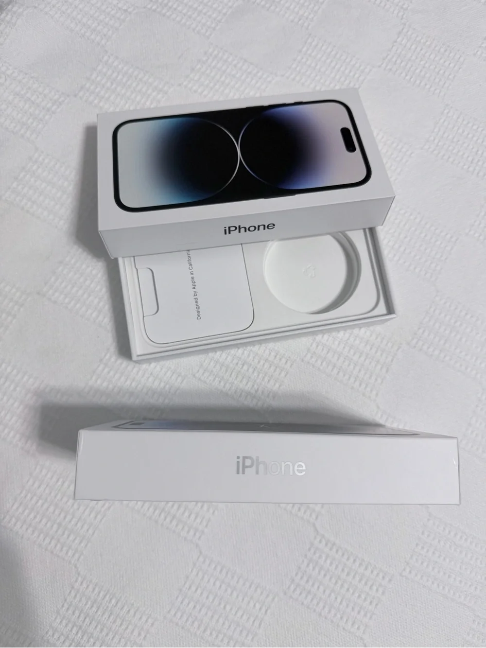 Apple iPhone 14 Pro Box